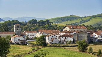 04-irrissarry-vue-village-escape-pierrecarton